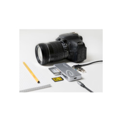 Lecteur de carte USB Type-C pour cartes mémoires CFast et SD + USB Hub avec port Type-A et USB Type-C Delock
