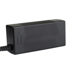 PC-U130B - Chargeur portatif avec prise D-tap Chargeur p Swit