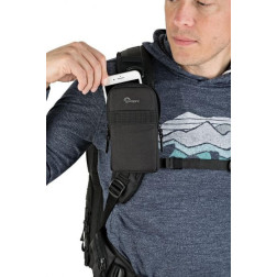 PROTACTIC PHONE POUCH, Noir Gardez vos communications à LowePro