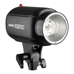 Studio Kit E250-F Découvrez le kit studio Godox E250-F, Godox