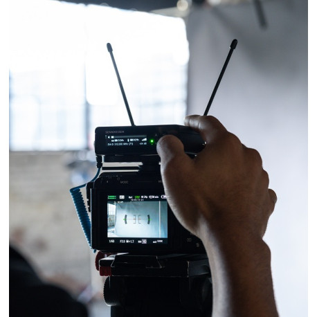 kit vidéo pour Smartphone comprenant 1 trepied ,1 micro jack et 1 lumière  LED
