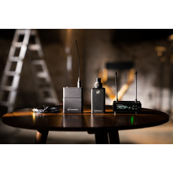 EW-DP ENG SET Systeme numerique portable avec micro-cravate omni ME 2 et emetteur plug-on SKP Sennheiser