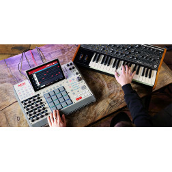 MPC-X-SE 16 pads et encodeurs, 10,1'' multitouch, specia AKAI PROFESSIONAL