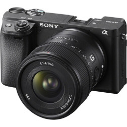 15 mm F1.4, 22.5mm APS-C monture E  Sony