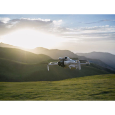 Mini 4 Pro avec radiocommande DJI RC-N2