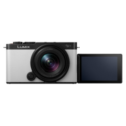 DC-S9 BLANC + 18-40 F4,5-6,3 + 26mm Offert