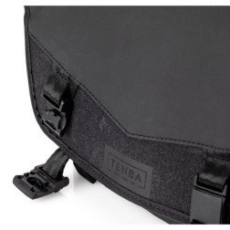 DNA 9 Slim Messenger Bag   Black