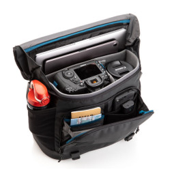 DNA 13 Messenger Bag   Black