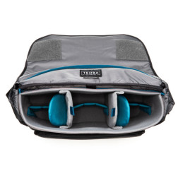 DNA 16 Slim Messenger Bag   Black