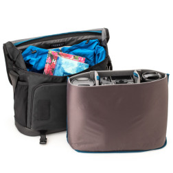 DNA 16 Slim Messenger Bag   Black
