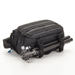 Axis v2 4L Sling Bag - Black