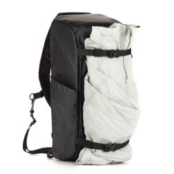 Solstice v2 16L Sling Bag - Black