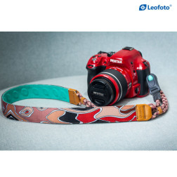 Camera strap - red mak