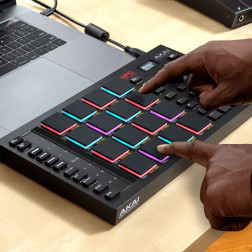 MPC-STUDIO-II 16 pads, ruban tactile 140 mm, écran OLED AKAI PROFESSIONAL