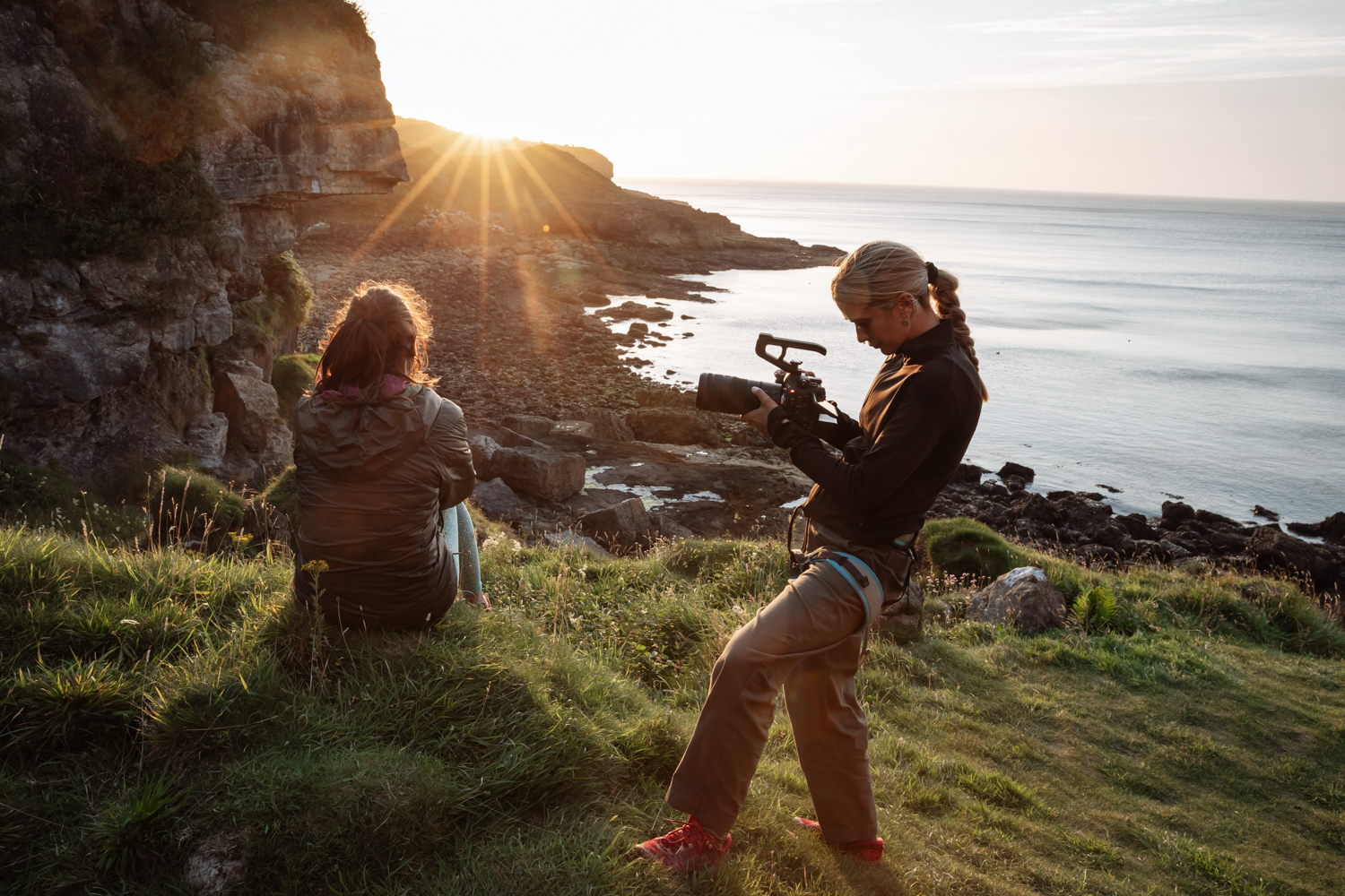 4549292224641-EOS%20C80_Lifestyle_Sunset_over_coastline_625583.jpg