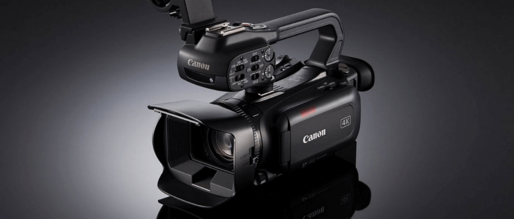 Canon XA40